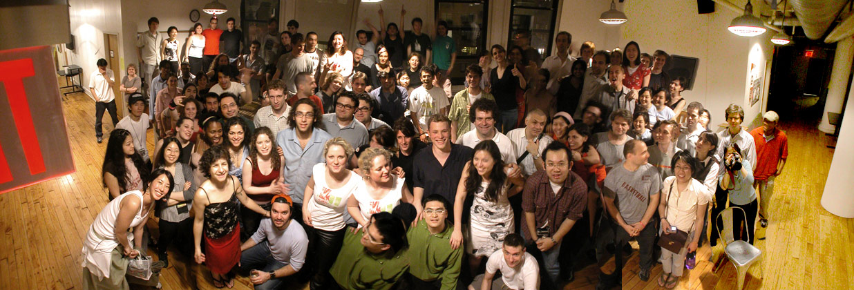 Spring 2004 panorama photo of ITP students